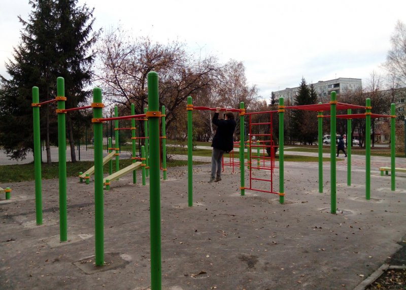 Площадка для воркаута в городе Кемерово №7756 Средняя Хомуты фото