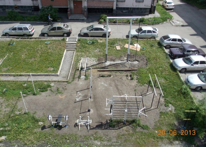 Площадка для воркаута в городе Кемерово №6484 Большая Современная фото