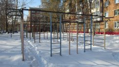 Площадка для воркаута в городе Новосибирск №5928 Маленькая Современная фото
