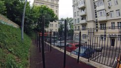 Площадка для воркаута в городе Москва №5220 Маленькая Современная фото