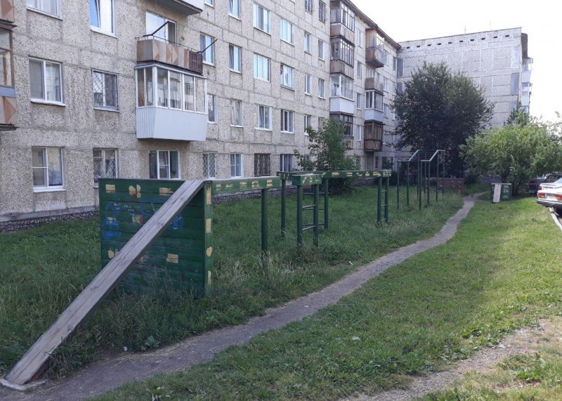 Площадка для воркаута в городе Верхняя Пышма №8813 Маленькая Советская фото