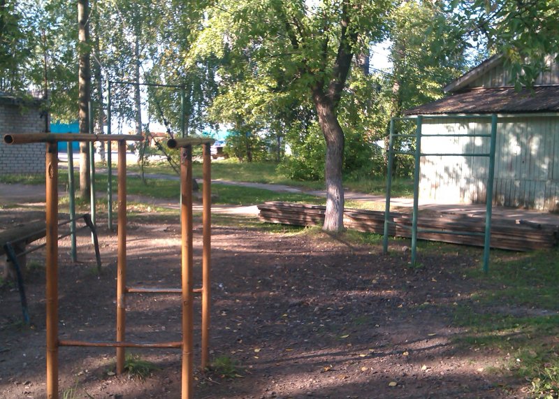 Площадка для воркаута в городе Киров №4111 Маленькая Советская фото