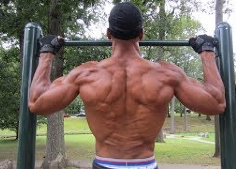 Build a BIGGER BACK without Weights - GoldenArms
