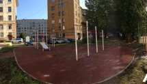 Площадка для воркаута в городе Санкт-Петербург №2483 Маленькая Современная фото
