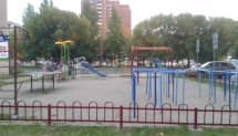Площадка для воркаута в городе Челябинск №5920 Маленькая Современная фото