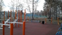 Площадка для воркаута в городе Ангарск №5063 Маленькая Современная фото