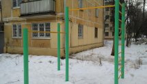 Площадка для воркаута в городе Лобня №6162 Маленькая Современная фото