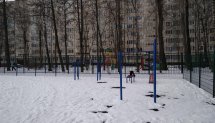 Площадка для воркаута в городе Санкт-Петербург №6498 Маленькая Современная фото