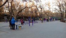 Площадка для воркаута в городе Пекин №8027 Средняя Современная фото