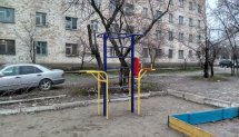 Площадка для воркаута в городе Бишкек №8286 Маленькая Современная фото