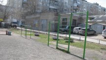 Площадка для воркаута в городе Новосибирск №8447 Маленькая Современная фото