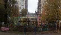 Площадка для воркаута в городе Москва №9159 Маленькая Современная фото
