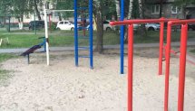 Площадка для воркаута в городе Нижний Новгород №9922 Маленькая Современная фото