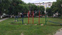 Площадка для воркаута в городе Нижний Новгород №9968 Маленькая Современная фото