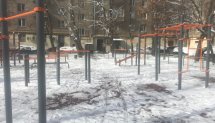 Площадка для воркаута в городе Москва №10620 Маленькая Современная фото