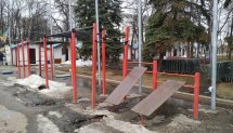 Площадка для воркаута в городе Ульяновск №10621 Маленькая Современная фото