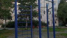 Площадка для воркаута в городе Южно-Сахалинск №10982 Маленькая Современная фото