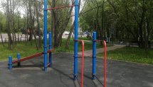 Площадка для воркаута в городе Мытищи №11822 Маленькая Современная фото