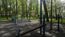 Площадка для воркаута в городе Мытищи №11823 Маленькая Современная фото