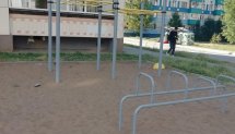 Площадка для воркаута в городе Альметьевск №12040 Маленькая Современная фото