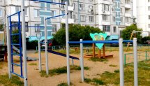 Площадка для воркаута в городе Сергиев Посад №12515 Маленькая Современная фото