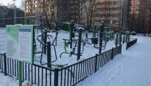 Площадка для воркаута в городе Санкт-Петербург №4743 Маленькая Современная фото