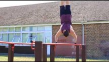 Calisthenics - Pull Up Bar Handstands and Freestyles (Street Workout)