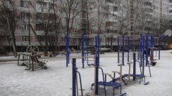 Площадка для воркаута в городе Солнечногорск №2660 Маленькая Современная фото