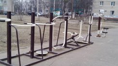 Площадка для воркаута в городе Домодедово №2732 Маленькая Современная фото