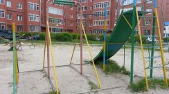 Площадка для воркаута в городе Томск №2218 Маленькая Современная фото