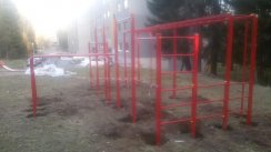 Площадка для воркаута в городе Костомукша №2906 Маленькая Современная фото