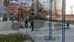 Площадка для воркаута в городе Томск №2216 Маленькая Современная фото