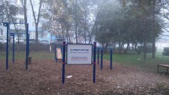 Площадка для воркаута в городе Новокузнецк №5603 Маленькая Современная фото