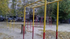 Площадка для воркаута в городе Белая Церковь №5841 Маленькая Современная фото