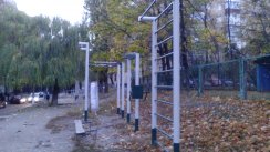 Площадка для воркаута в городе Белая Церковь №5850 Средняя Современная фото