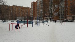 Площадка для воркаута в городе Нижний Новгород №6098 Маленькая Современная фото