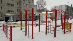 Площадка для воркаута в городе Нижний Новгород №6121 Маленькая Современная фото