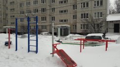 Площадка для воркаута в городе Нижний Новгород №6121 Маленькая Современная фото