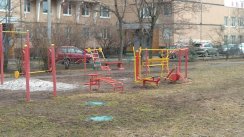 Площадка для воркаута в городе Москва №6343 Маленькая Современная фото