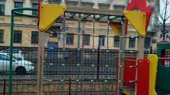 Площадка для воркаута в городе Санкт-Петербург №6394 Маленькая Современная фото
