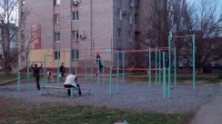 Площадка для воркаута в городе Волжский №6548 Средняя Современная фото