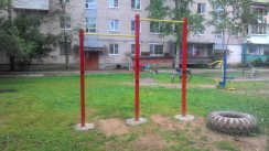 Площадка для воркаута в городе Биробиджан №7160 Маленькая Современная фото
