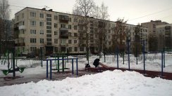 Площадка для воркаута в городе Санкт-Петербург №7164 Маленькая Современная фото