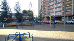 Площадка для воркаута в городе Краснодар №7651 Маленькая Современная фото