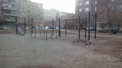 Площадка для воркаута в городе Челябинск №7853 Средняя Современная фото