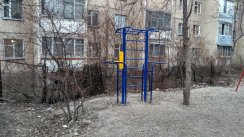 Площадка для воркаута в городе Бишкек №8263 Маленькая Современная фото