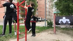 Командная тренировка на спортивной площадке возле школы № 4 (Курчатов)