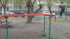 Площадка для воркаута в городе Новосибирск №8536 Маленькая Современная фото