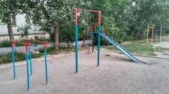 Площадка для воркаута в городе Бишкек №8741 Маленькая Современная фото