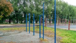 Площадка для воркаута в городе Челябинск №8997 Маленькая Современная фото
